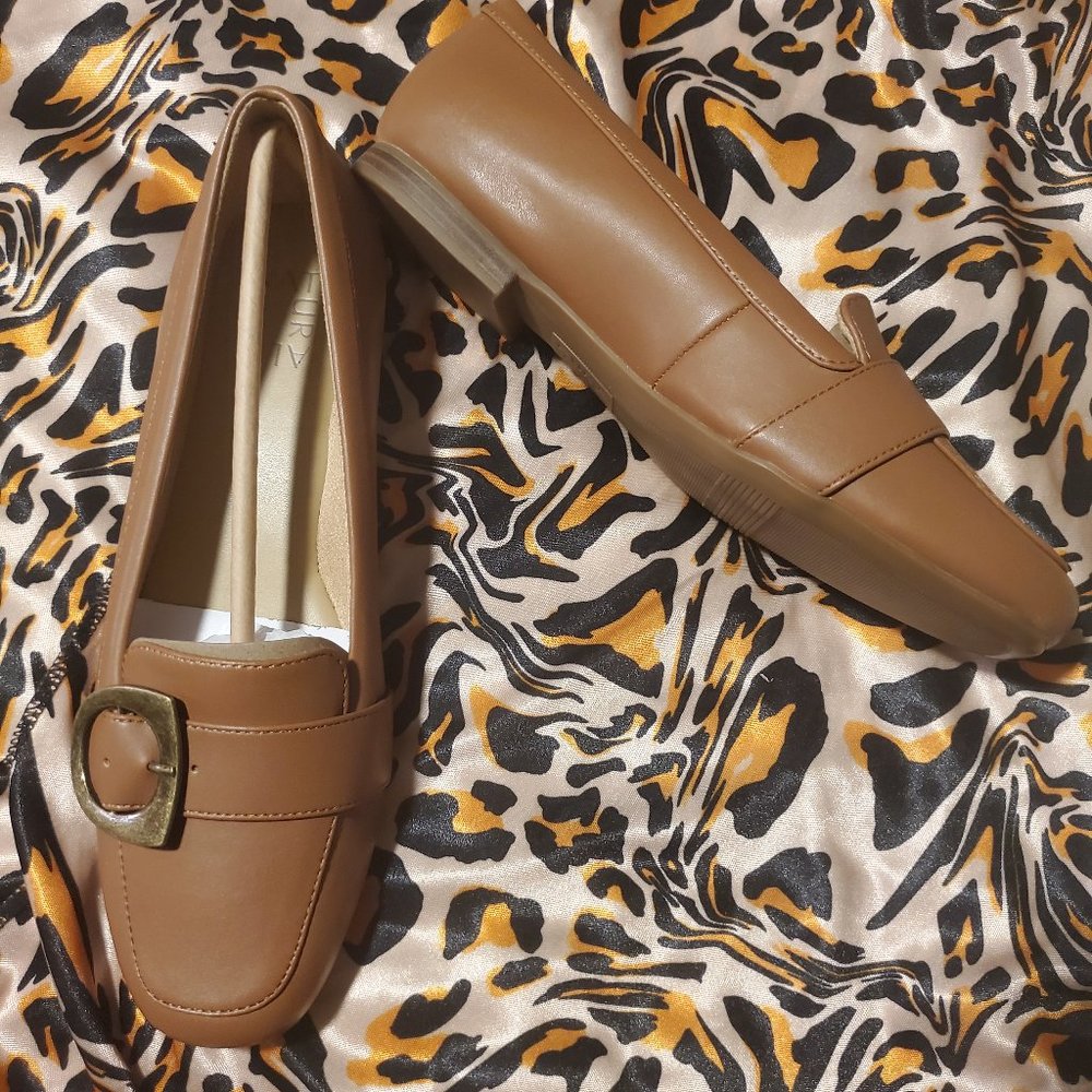 Brand New Naturalizer Kayden Loafers - Size 7.5